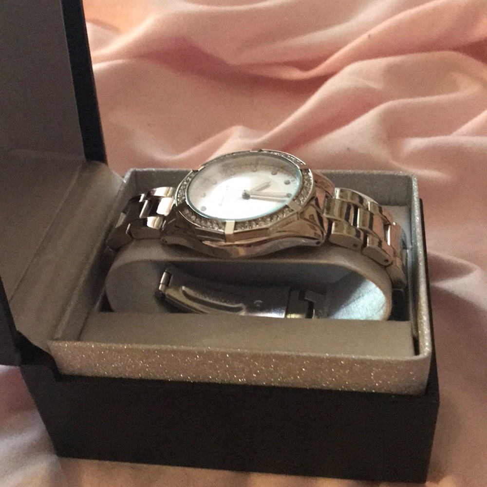 Watch - Picture 3 of 4